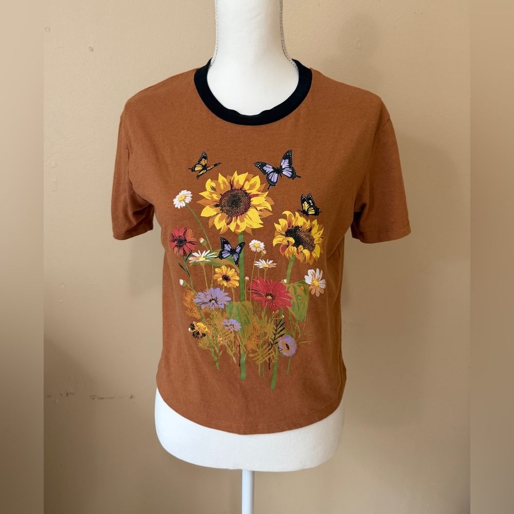 Rebellions One Women’s Sz S Brown Sunflower Butterfly Print T-Shirt